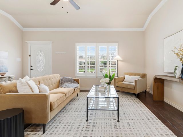 1310 Yale Street, River Oaks, TX 76114