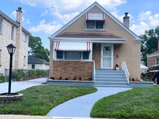 7427 TRIPP Avenue, Skokie, IL 60076