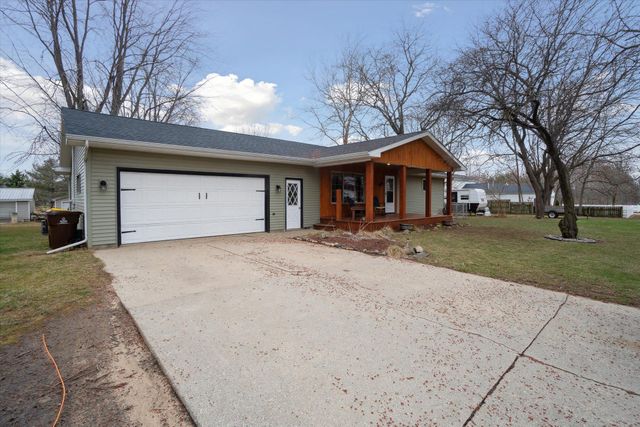 739 Gasper Street, Chesaning, MI 48616