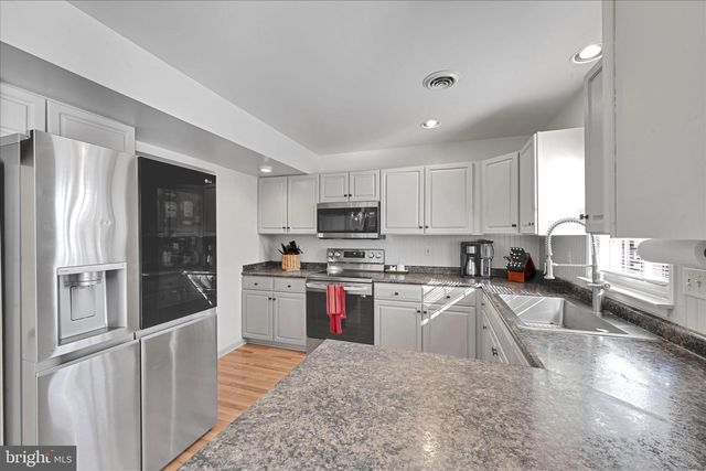 1486 TIMBER CHASE DR, Mechanicsburg, PA 17050