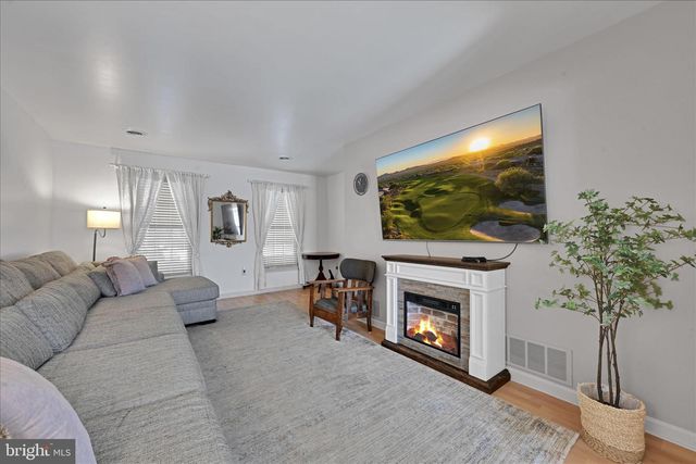 1486 TIMBER CHASE DR, Mechanicsburg, PA 17050