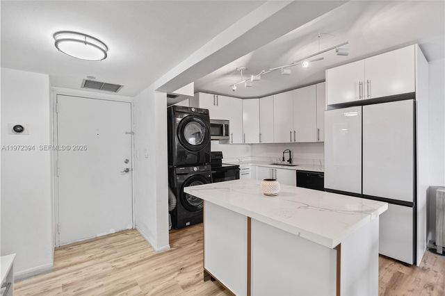 1865 Brickell Ave A2006, Miami, FL 33129