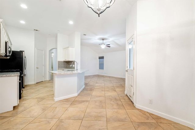 105 Cattail CV, Hutto, TX 78634