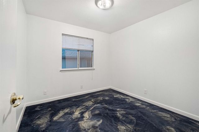 105 Cattail CV, Hutto, TX 78634