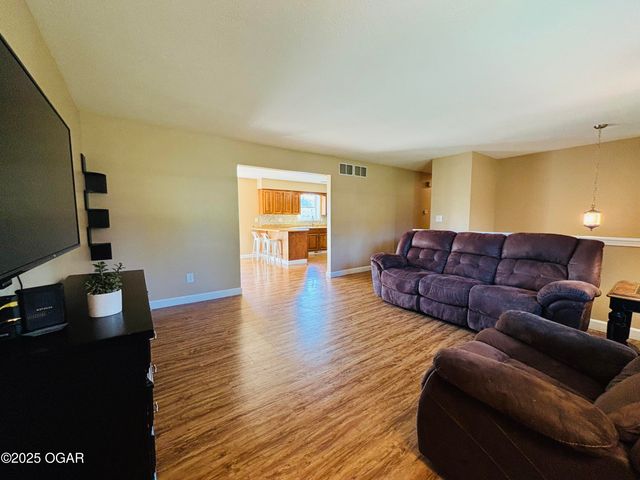 1809 Osage Orange Road, Joplin, MO 64801