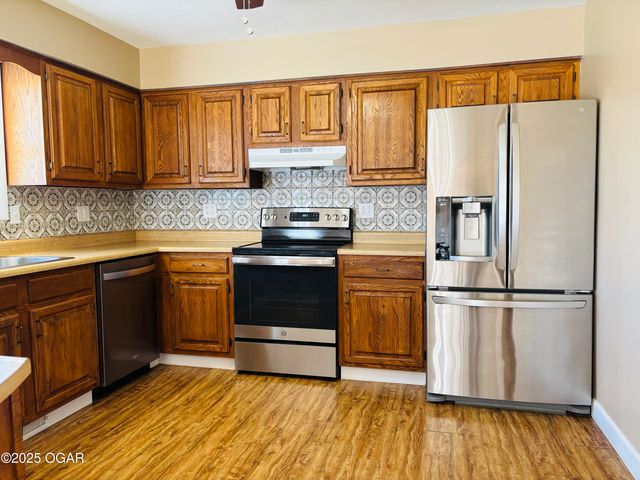 1809 Osage Orange Road, Joplin, MO 64801