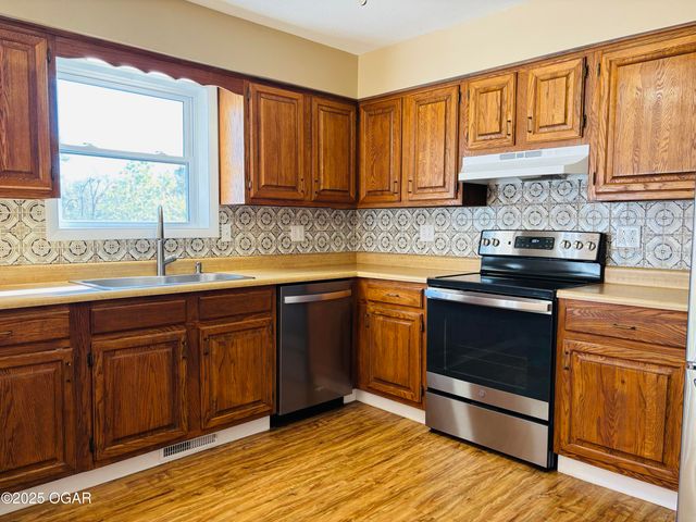 1809 Osage Orange Road, Joplin, MO 64801