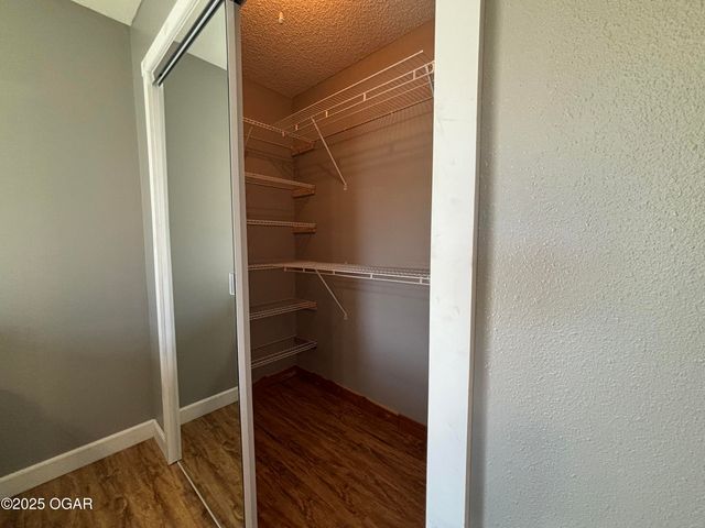 1809 Osage Orange Road, Joplin, MO 64801