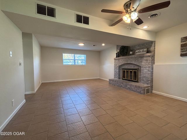 1809 Osage Orange Road, Joplin, MO 64801