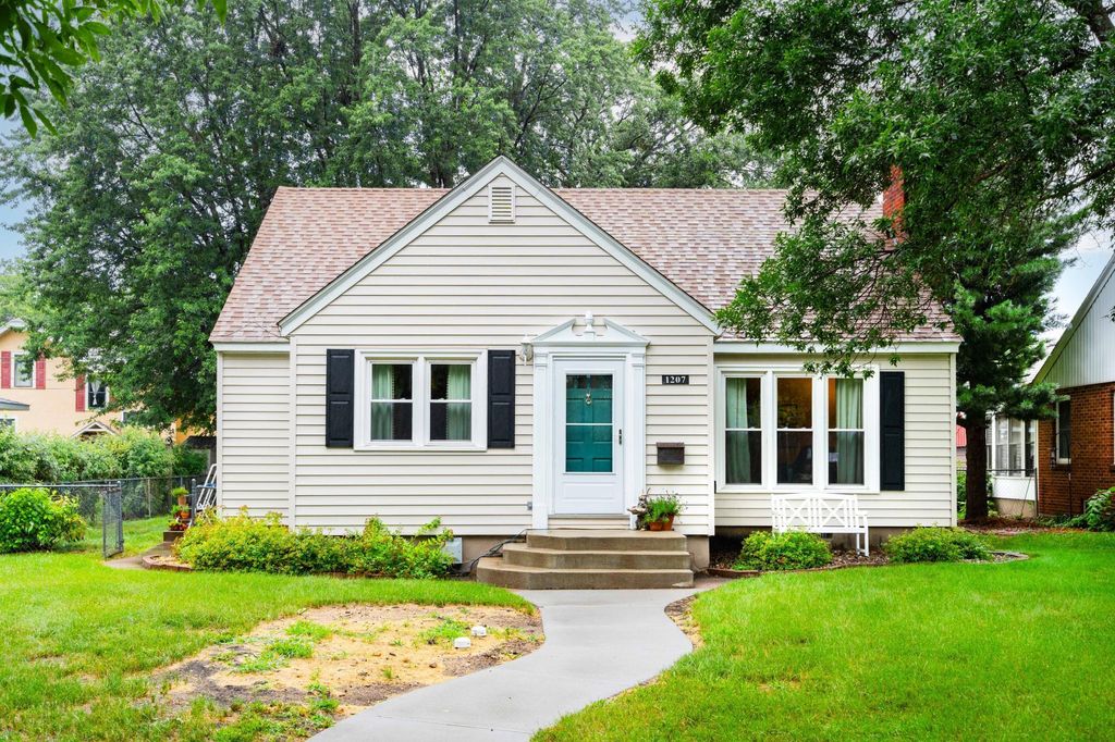 1207 6th Avenue N, Saint Cloud, MN 56303
