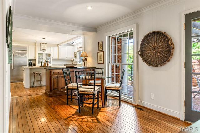 11101 Hermitage Hill Road, Frontenac, MO 63131