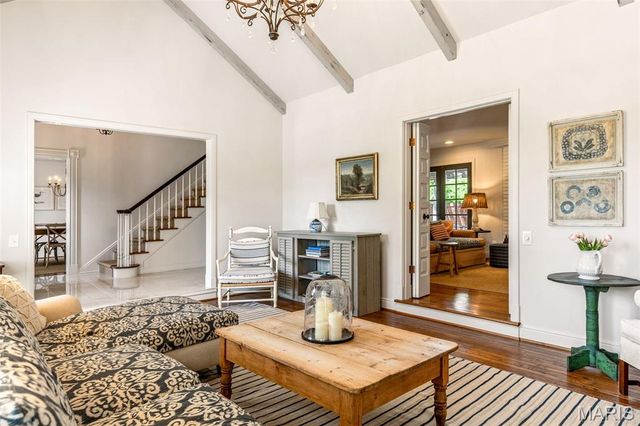 11101 Hermitage Hill Road, Frontenac, MO 63131
