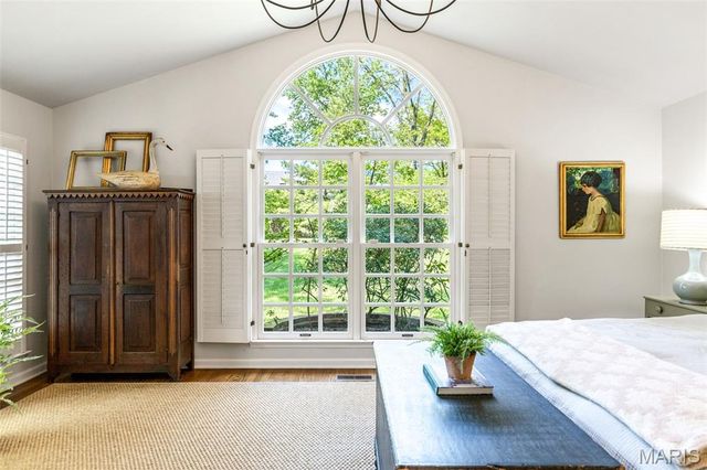 11101 Hermitage Hill Road, Frontenac, MO 63131