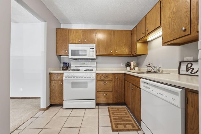11160 Anderson Lakes Parkway 115, Eden Prairie, MN 55344