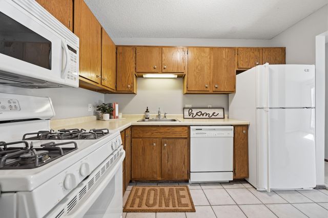 11160 Anderson Lakes Parkway 115, Eden Prairie, MN 55344