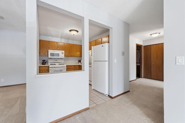 11160 Anderson Lakes Parkway 115, Eden Prairie, MN 55344