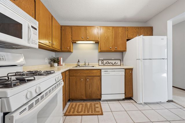 11160 Anderson Lakes Parkway 115, Eden Prairie, MN 55344
