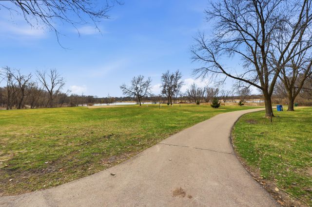11160 Anderson Lakes Parkway 115, Eden Prairie, MN 55344