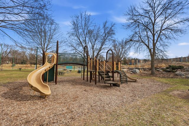 11160 Anderson Lakes Parkway 115, Eden Prairie, MN 55344