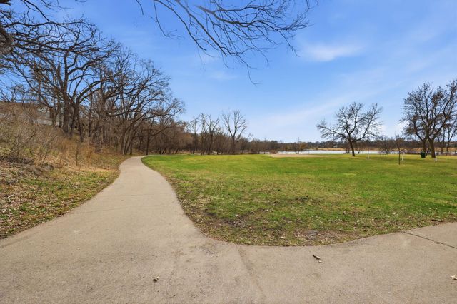 11160 Anderson Lakes Parkway 115, Eden Prairie, MN 55344
