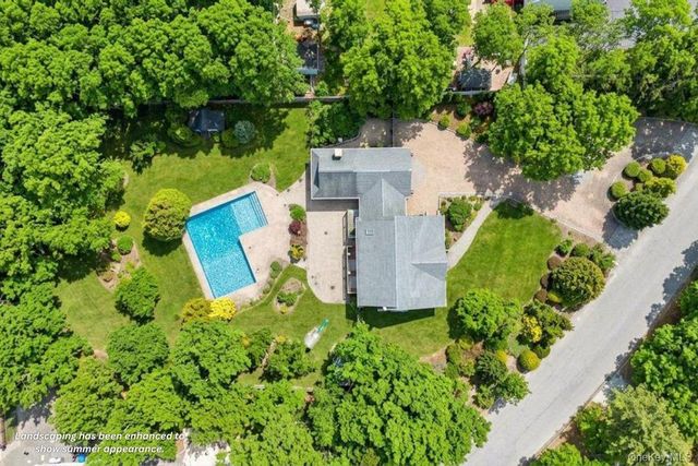 18 Jerusalem Hollow Road, Manorville, NY 11949