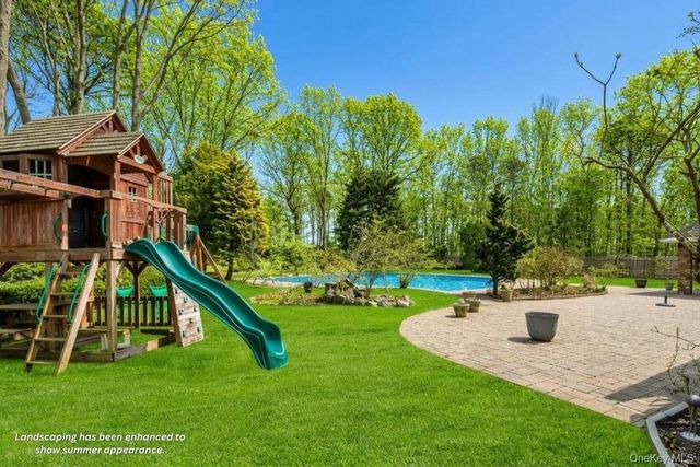 18 Jerusalem Hollow Road, Manorville, NY 11949