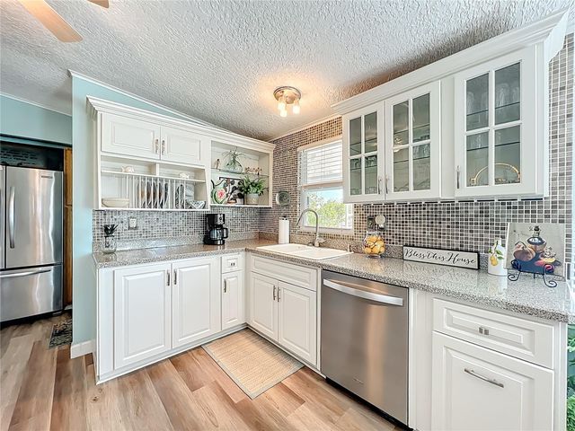 3574 MANATEE ROAD, Tavares, FL 32778