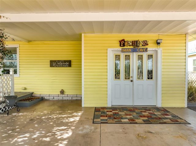 3574 MANATEE ROAD, Tavares, FL 32778