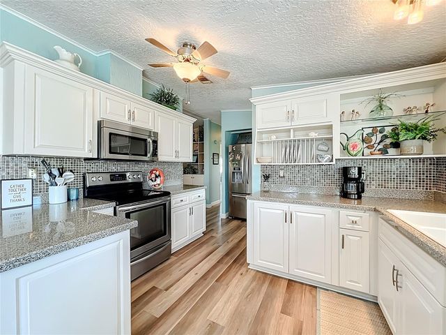 3574 MANATEE ROAD, Tavares, FL 32778