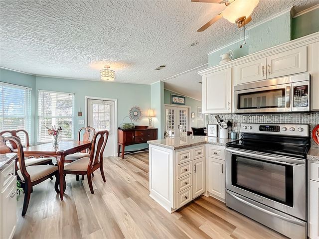 3574 MANATEE ROAD, Tavares, FL 32778