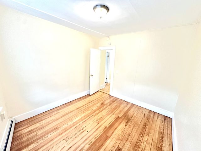 1019 West Main Street 3L, Waterbury, CT 06708