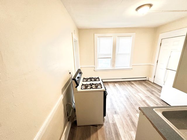 1019 West Main Street 3L, Waterbury, CT 06708