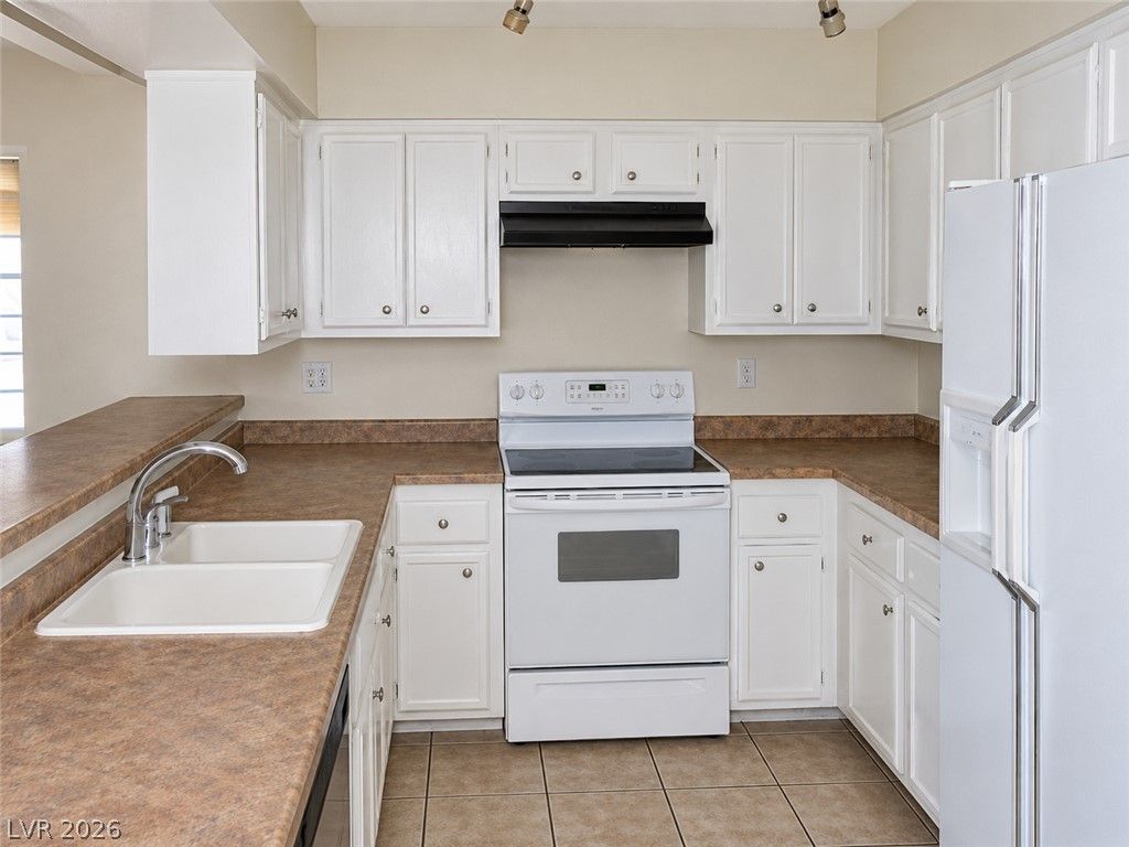 6414 Sandpiper Way, Las Vegas, NV 89103 — photo 5