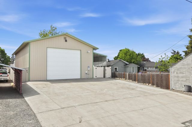 4218 N Maple St, Spokane, WA 99208