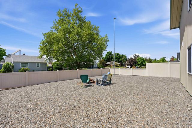 4218 N Maple St, Spokane, WA 99208
