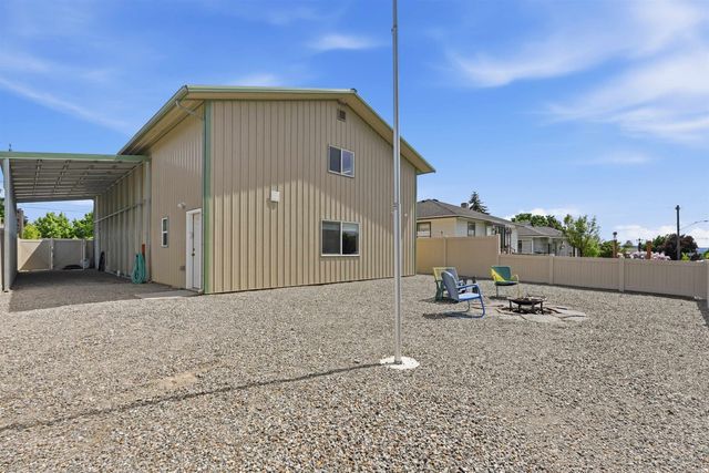 4218 N Maple St, Spokane, WA 99208