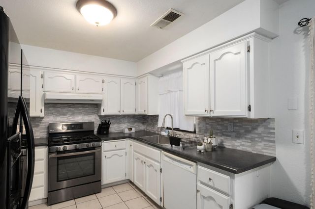 3670 W Fedora Avenue, Fresno, CA 93722