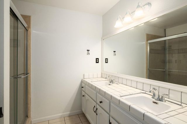 3670 W Fedora Avenue, Fresno, CA 93722