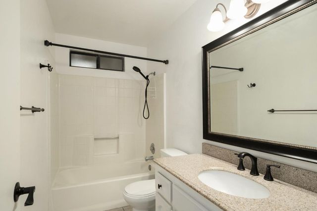 3670 W Fedora Avenue, Fresno, CA 93722