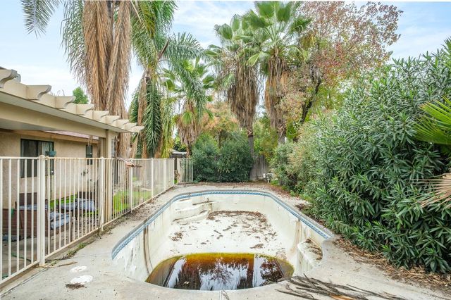 3670 W Fedora Avenue, Fresno, CA 93722