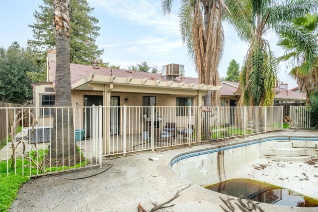 3670 W Fedora Avenue, Fresno, CA 93722