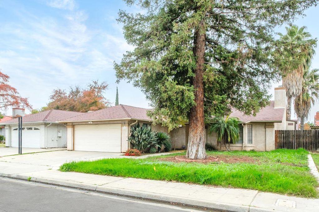 3670 W Fedora Avenue, Fresno, CA 93722