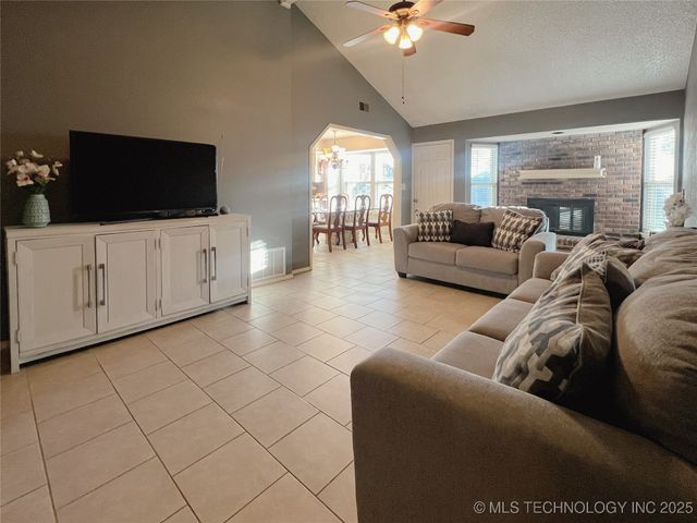 1707 S 139th East Avenue, Tulsa, OK 74108