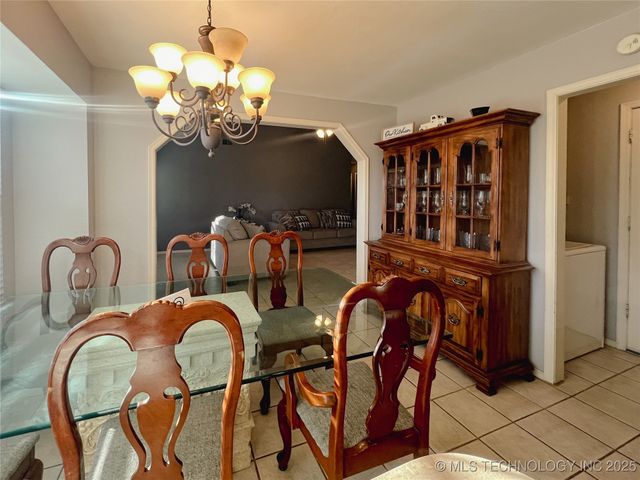 1707 S 139th East Avenue, Tulsa, OK 74108