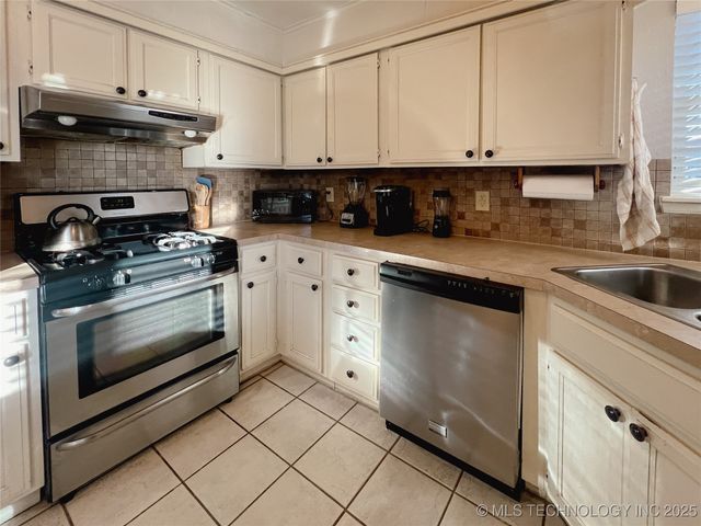 1707 S 139th East Avenue, Tulsa, OK 74108