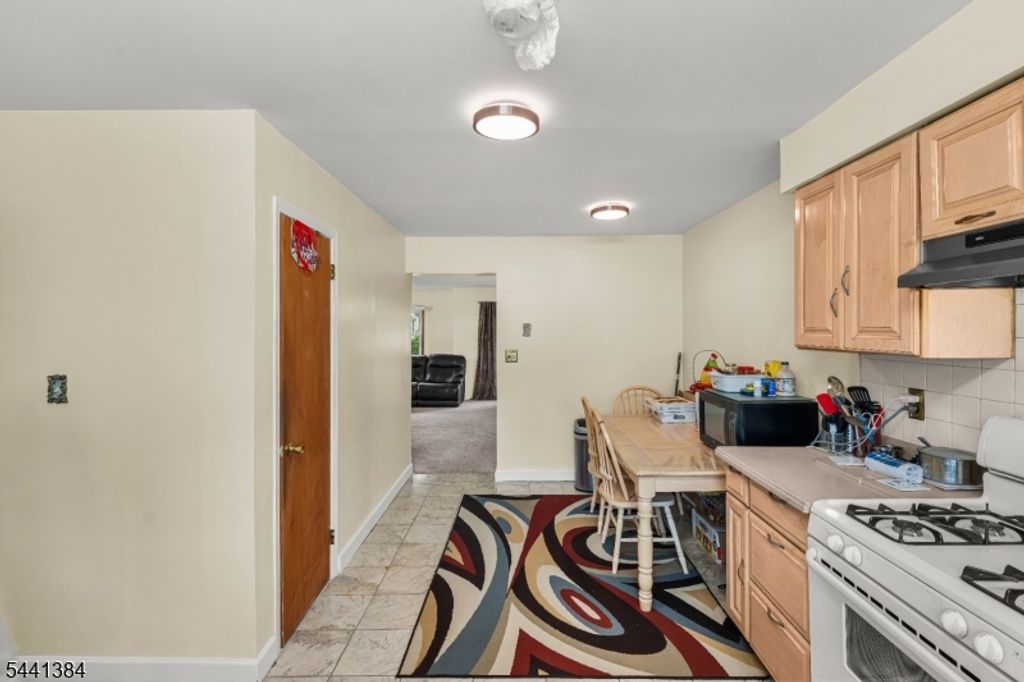 1005 Robin Rd, Hillsborough Twp., NJ 08844