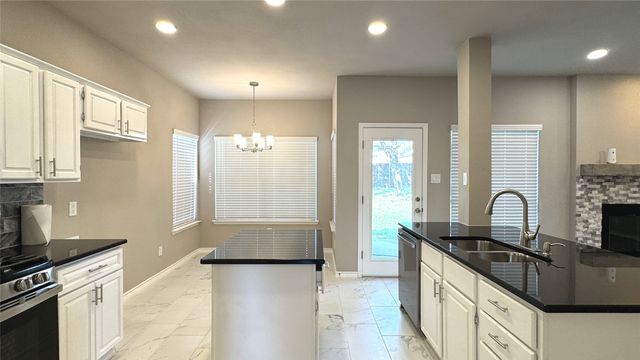 7606 Glenstone Street, Rowlett, TX 75089