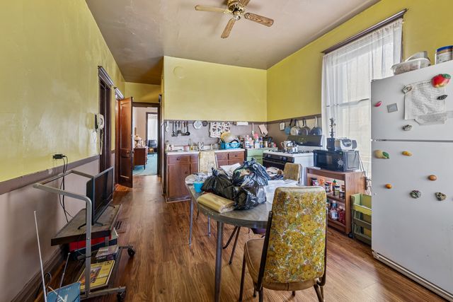 7842 S May Street, Chicago, IL 60620