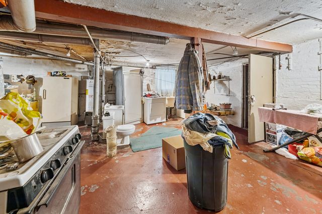 7842 S May Street, Chicago, IL 60620