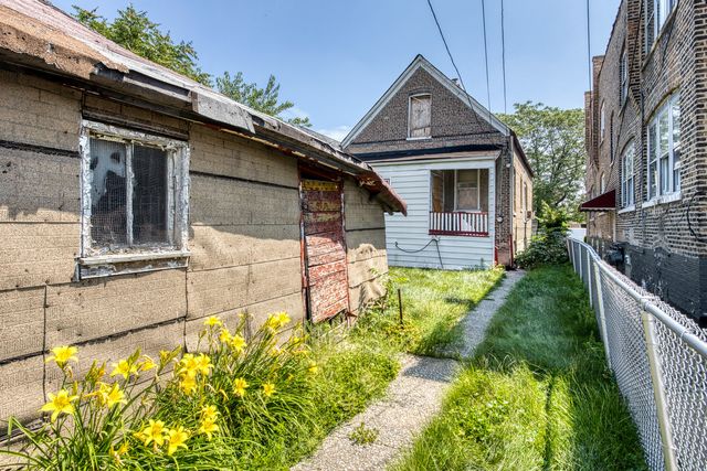 7842 S May Street, Chicago, IL 60620
